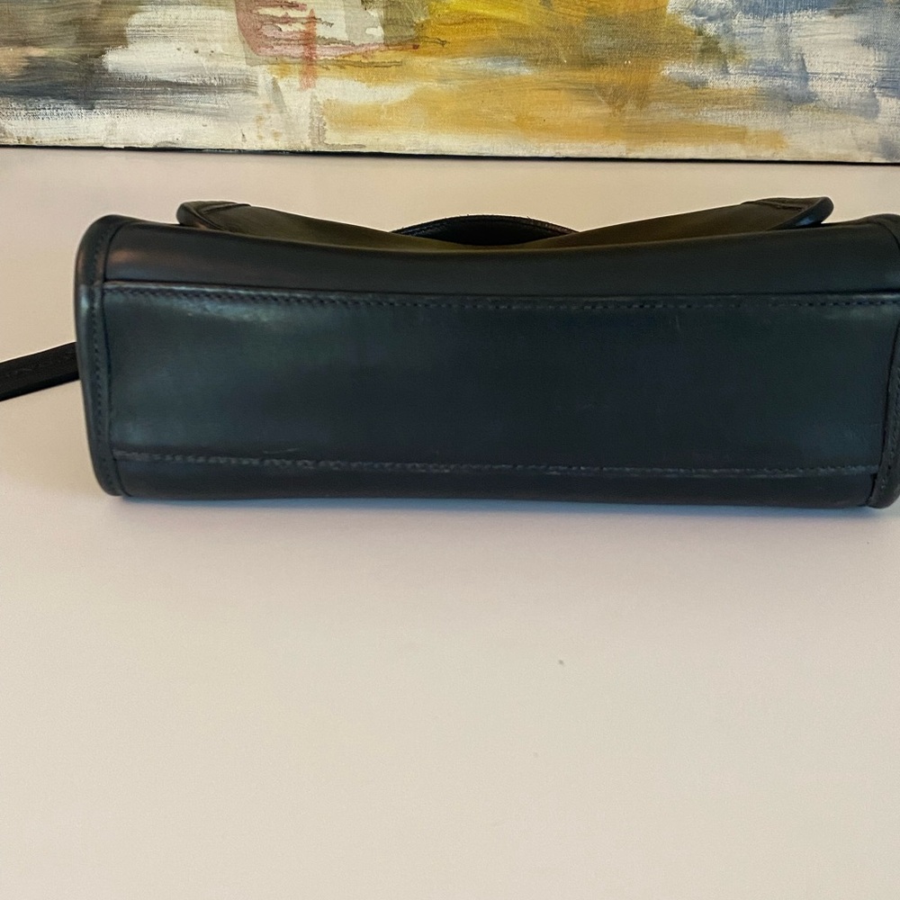 Coach Vintage  Court 9870 Navy Leather Crossbody Shoulder Bag Purse - Picture 10 of 11